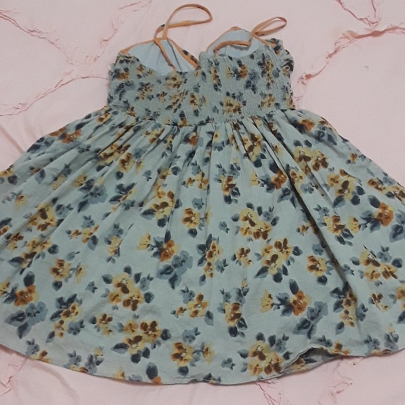 Dress - Picture 3 of 3